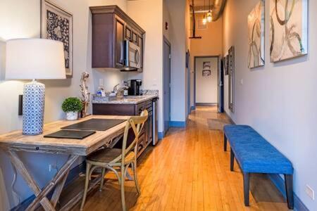 Hip Urban Loft - Small Town Charm - 124 Lofts #1 West Dundee Exteriör bild