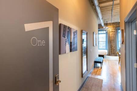 Hip Urban Loft - Small Town Charm - 124 Lofts #1 West Dundee Exteriör bild