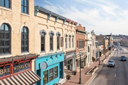 Hip Urban Loft - Small Town Charm - 124 Lofts #1 West Dundee Exteriör bild