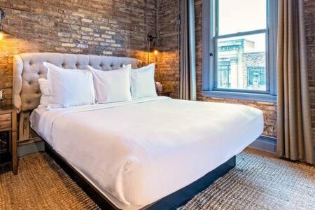 Hip Urban Loft - Small Town Charm - 124 Lofts #1 West Dundee Exteriör bild