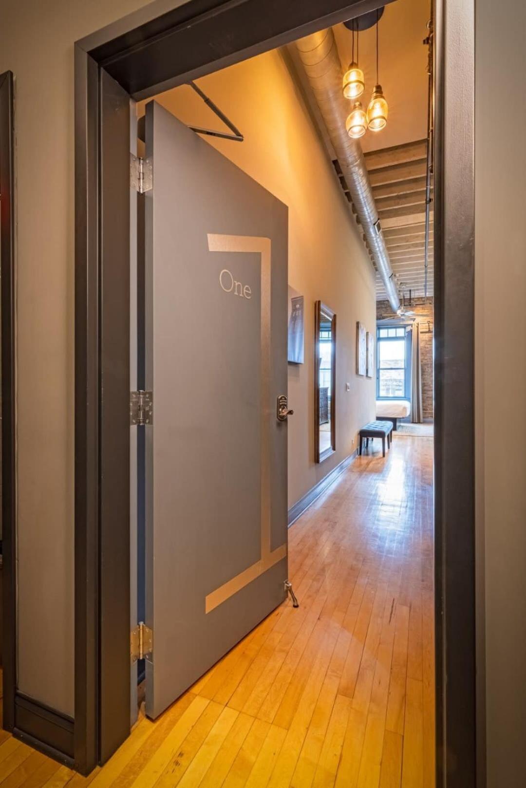 Hip Urban Loft - Small Town Charm - 124 Lofts #1 West Dundee Exteriör bild